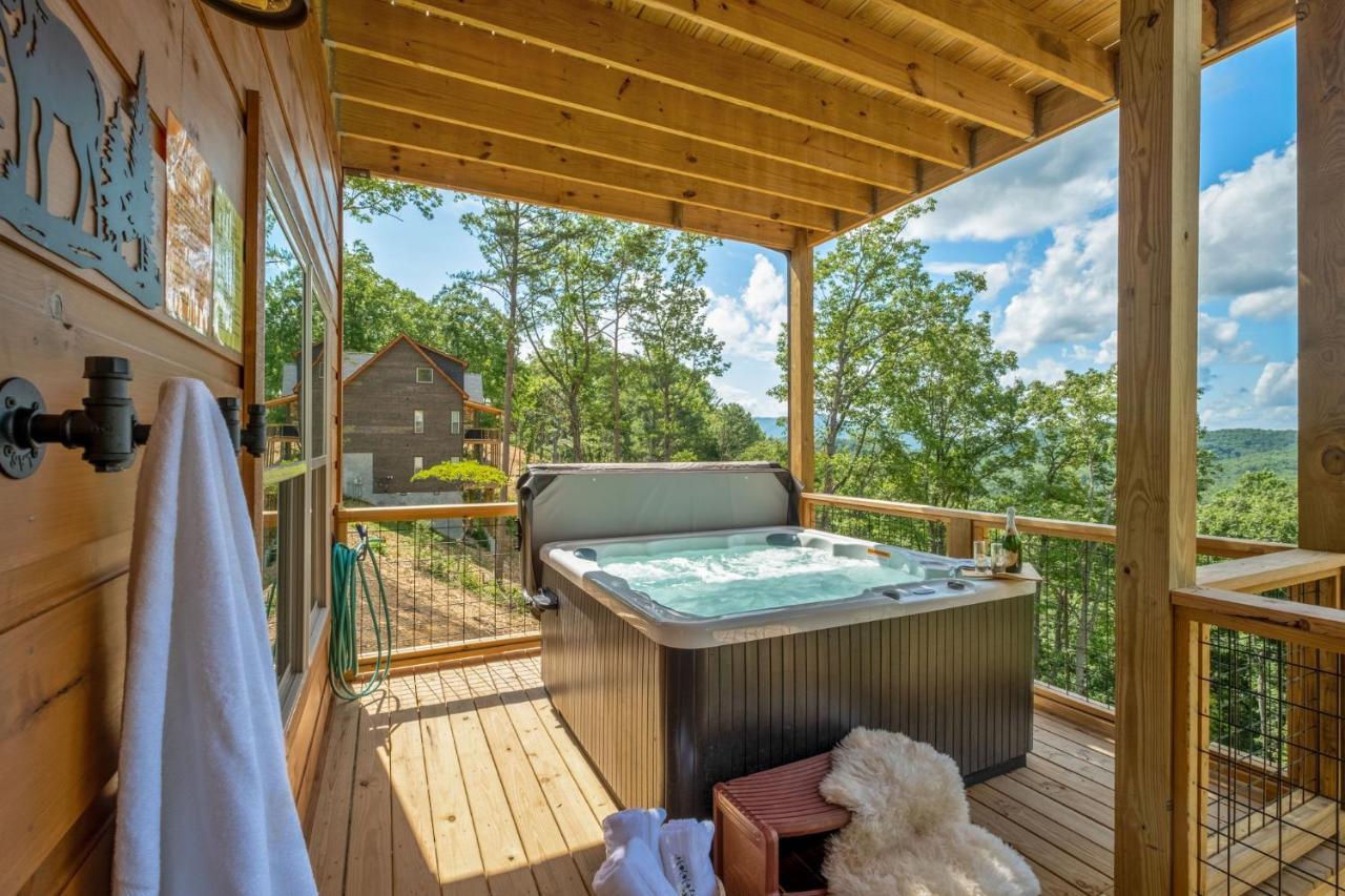 New / 3 King Suites / Sleeps12 / View / 5 Mi To Pf / Hot Tub Sevierville Exterior foto